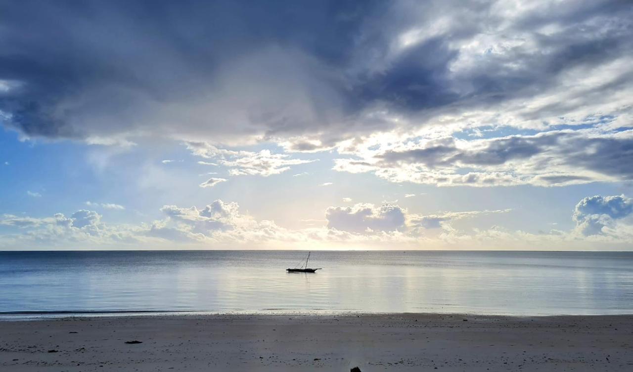 Beachfront Villa Ladha Ya Zanzibar Джамбіані Екстер'єр фото
