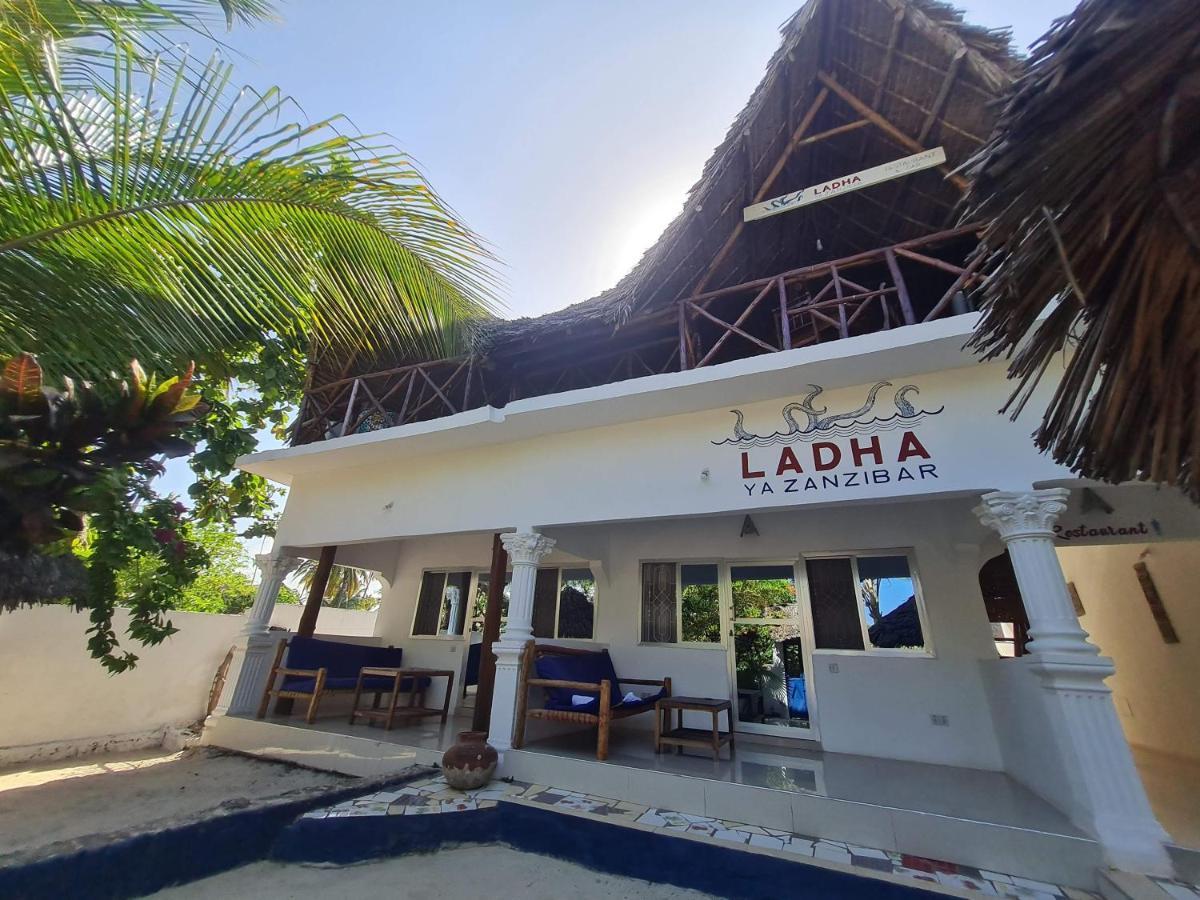 Beachfront Villa Ladha Ya Zanzibar Джамбіані Екстер'єр фото