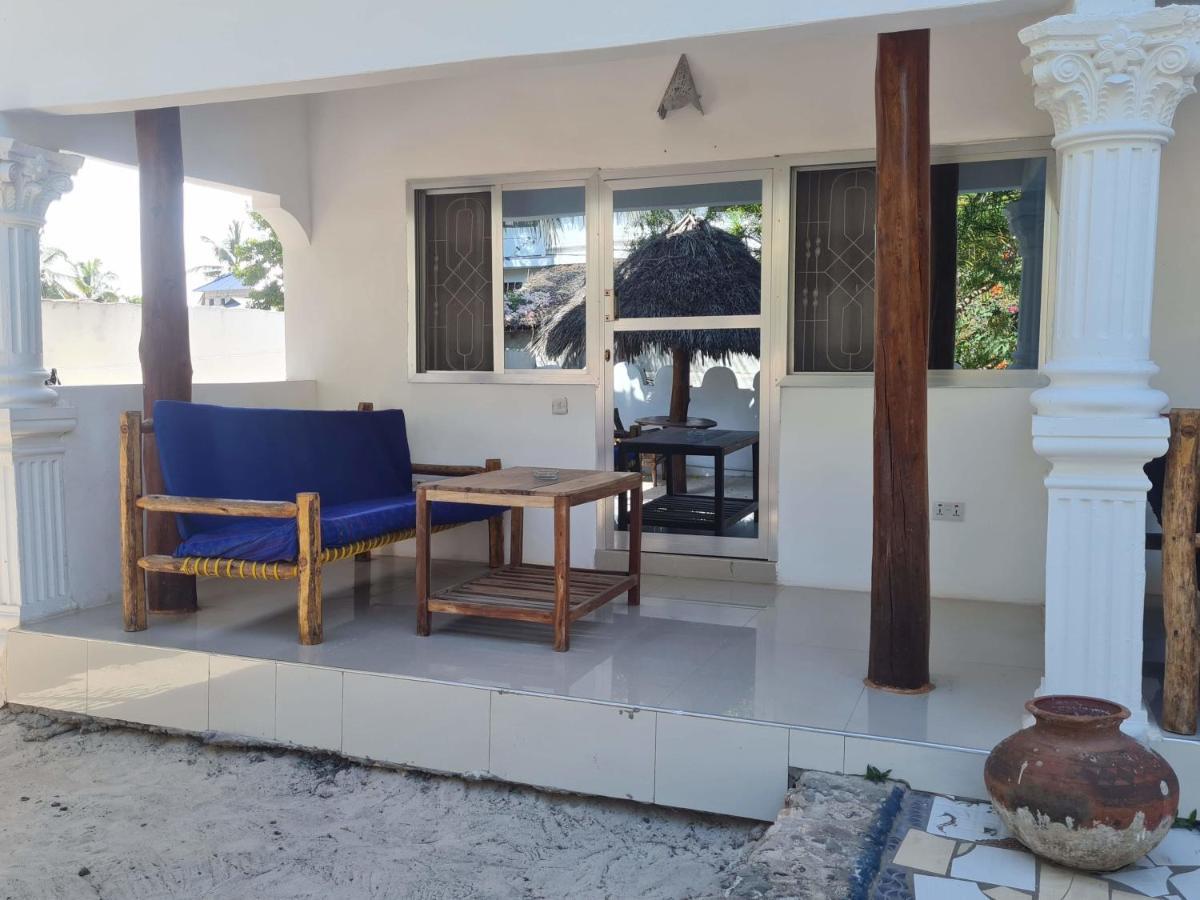Beachfront Villa Ladha Ya Zanzibar Джамбіані Екстер'єр фото