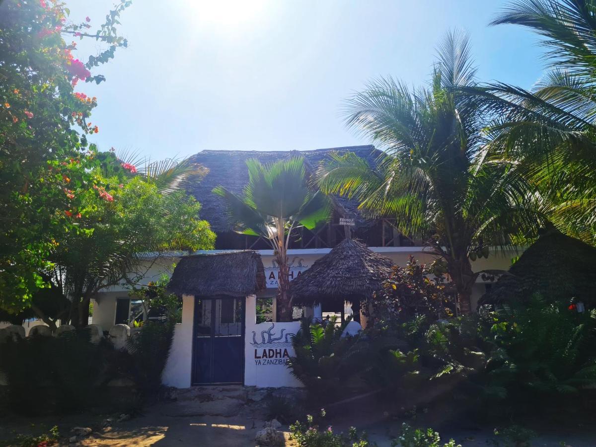Beachfront Villa Ladha Ya Zanzibar Джамбіані Екстер'єр фото