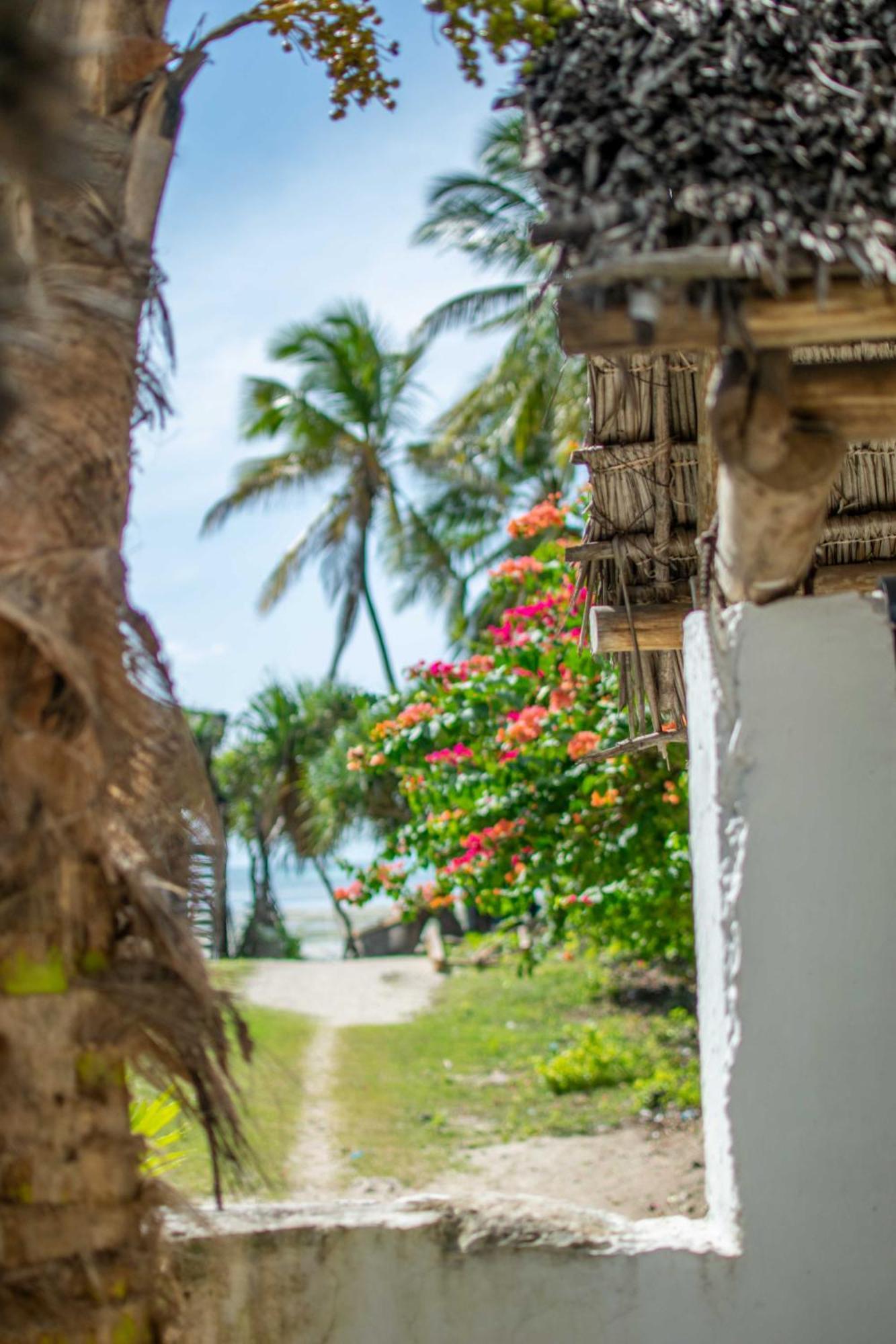 Beachfront Villa Ladha Ya Zanzibar Джамбіані Екстер'єр фото
