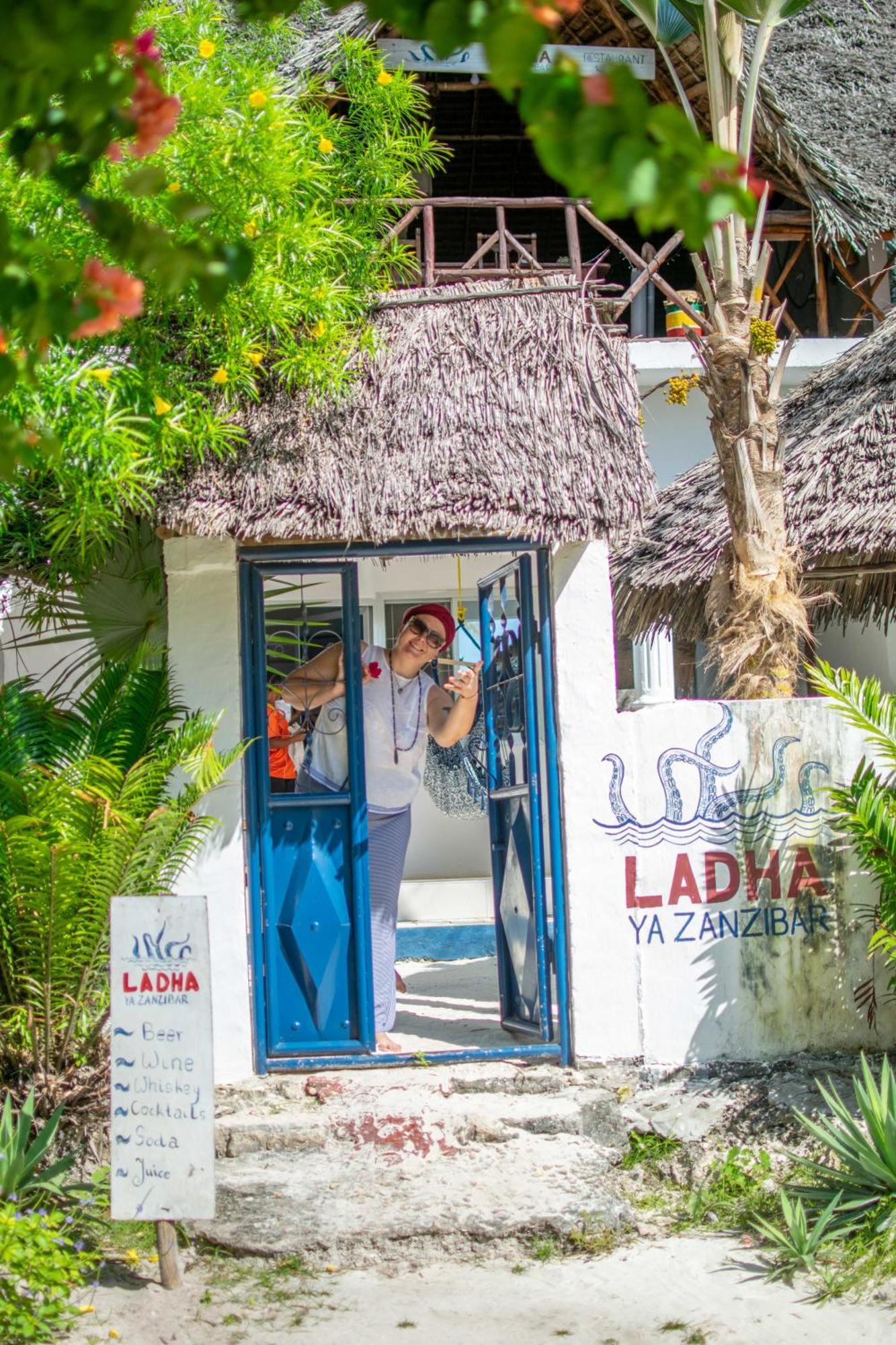 Beachfront Villa Ladha Ya Zanzibar Джамбіані Екстер'єр фото