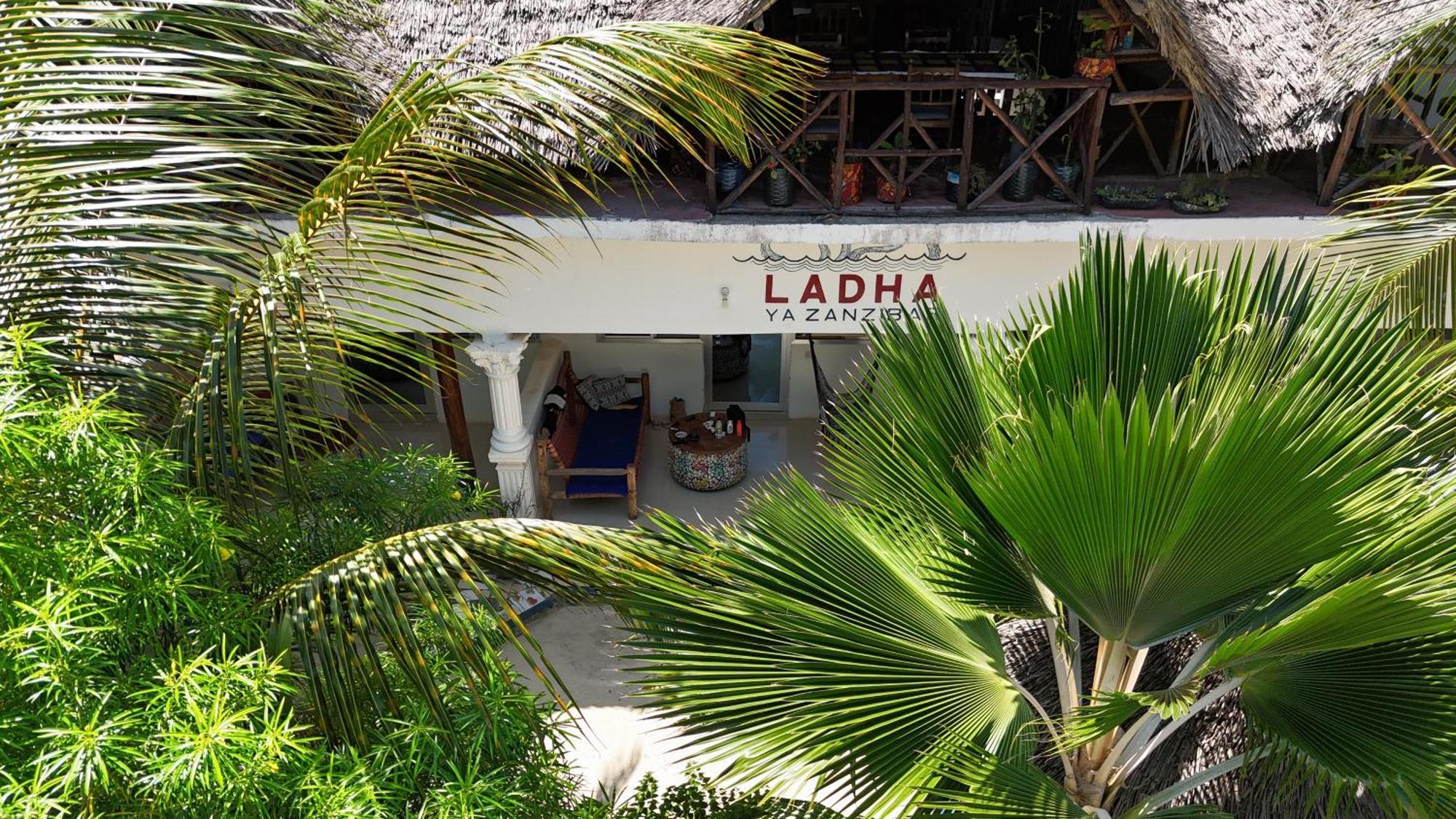 Beachfront Villa Ladha Ya Zanzibar Джамбіані Екстер'єр фото